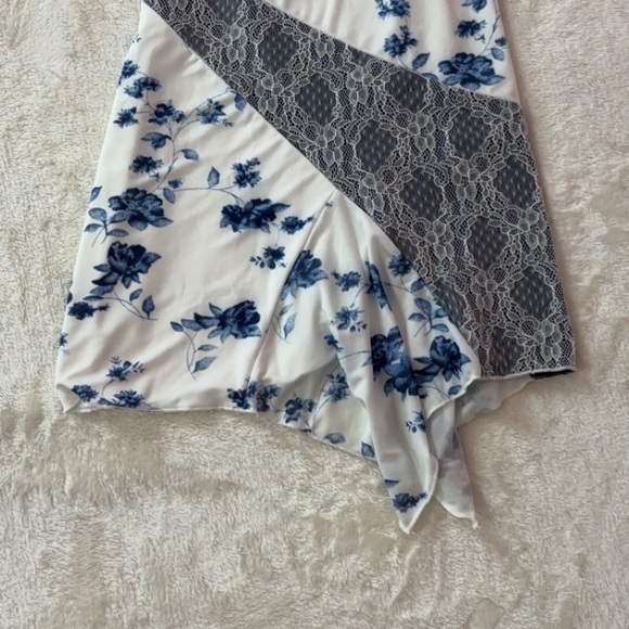 NWOT White Fox Boutique Floral & Lace Asymmetric Dress - Picture 5 of 11